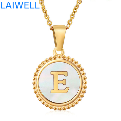 bijoux uniques 16mm 18K plaqué en or en acier inoxydable 3D Collier de lettre à coquille collier de lettre pour femmes pendentifs