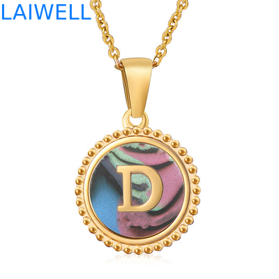 bijoux uniques 16mm 18K plaqué en or en acier inoxydable 3D Collier de lettre à coquille collier de lettre pour femmes pendentifs