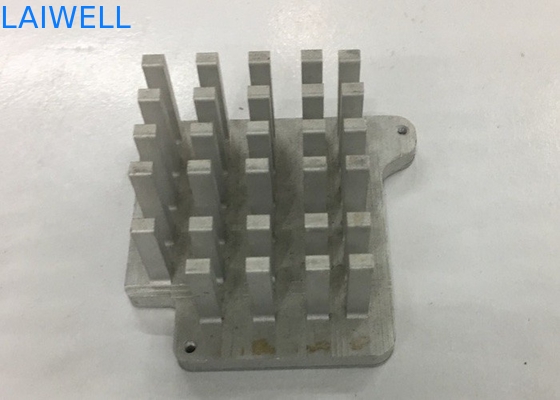 Métal de commande numérique par ordinateur de presse de poinçon emboutissant le radiateur électronique de usinage en aluminium de pièces
