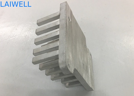 Métal de commande numérique par ordinateur de presse de poinçon emboutissant le radiateur électronique de usinage en aluminium de pièces