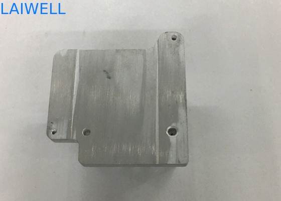 Métal de commande numérique par ordinateur de presse de poinçon emboutissant le radiateur électronique de usinage en aluminium de pièces