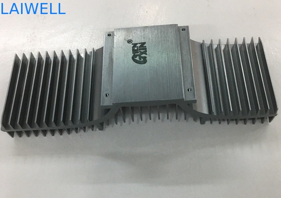 L'expulsion noire de anodisation a embouti les pièces en aluminium tournent le refroidisseur assorti d'unité centrale de traitement en métal