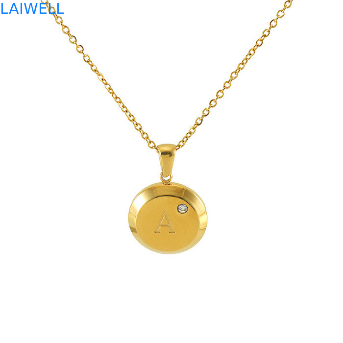 Décoration de bijoux de luxe moderne 18*18MM 18K plaqué en or pendentifs de lettres en acier inoxydable avec zircon