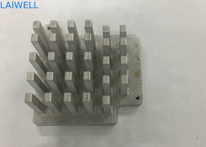 Refroidisseur électrique personnalisé avec profils en aluminium estampés CNC, extrusion de dissipation thermique et traitement d'anodisation